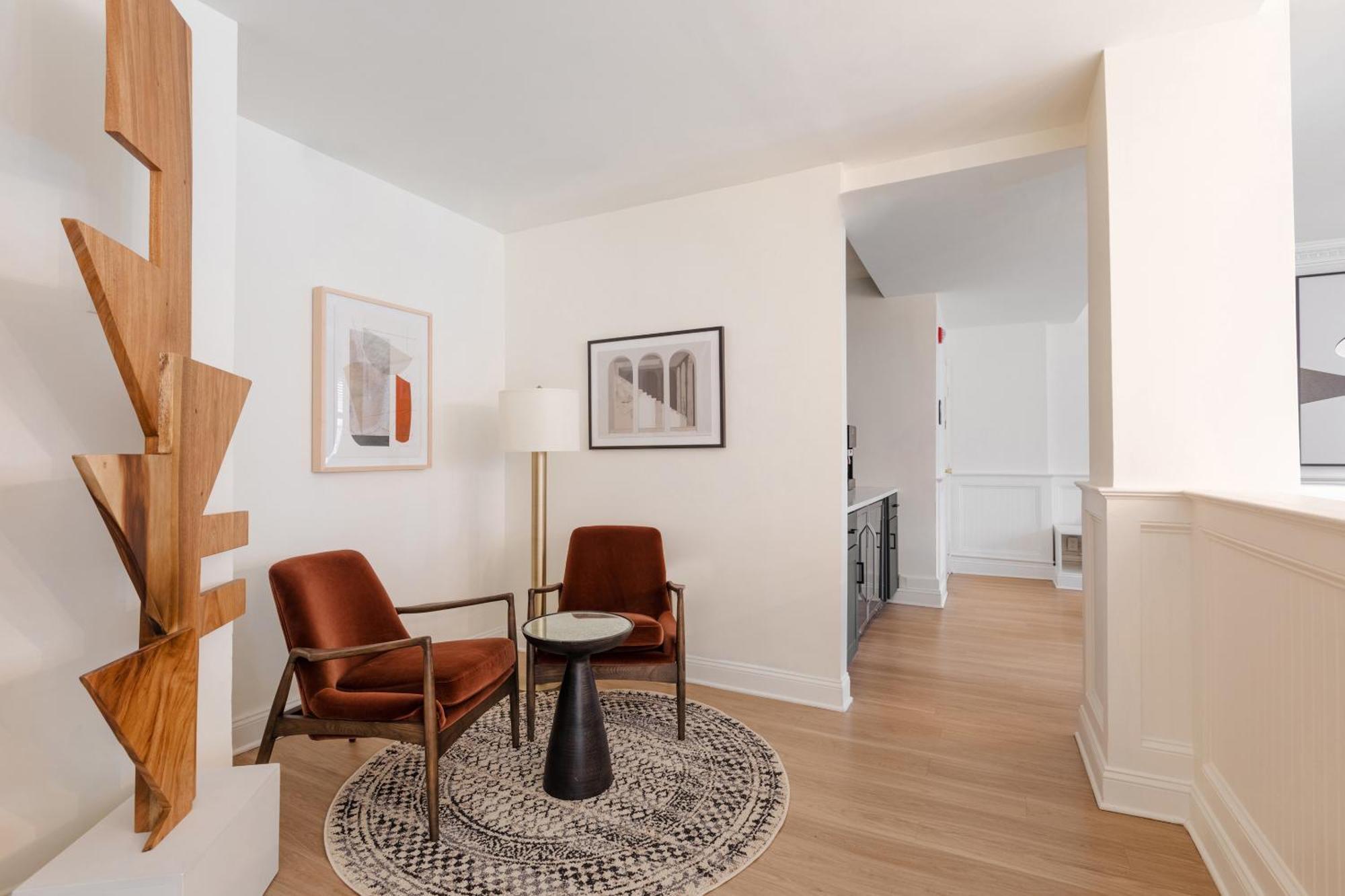 Dupont Circle Embassy Inn By Found 워싱턴 외부 사진
